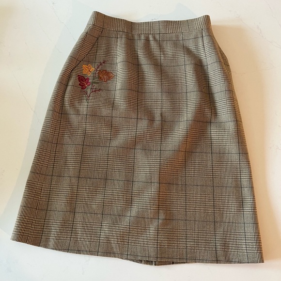 Vintage Harve Bernard Wool Plaid Midi Embroidered Brown Skirt Size 8 - Picture 2 of 9